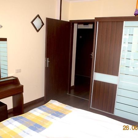 Апартамент Unilux Golden Sands Luaran gambar