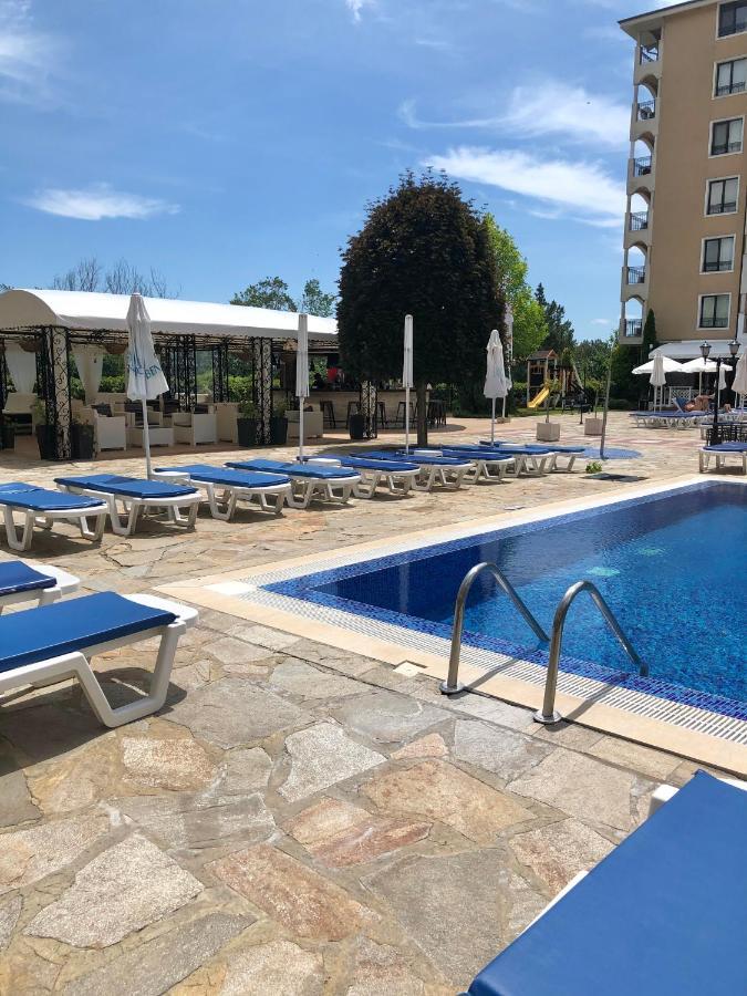 Апартамент Unilux Golden Sands Luaran gambar