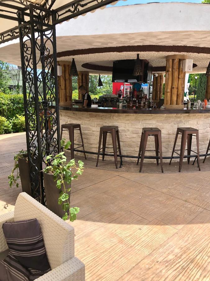 Апартамент Unilux Golden Sands Luaran gambar
