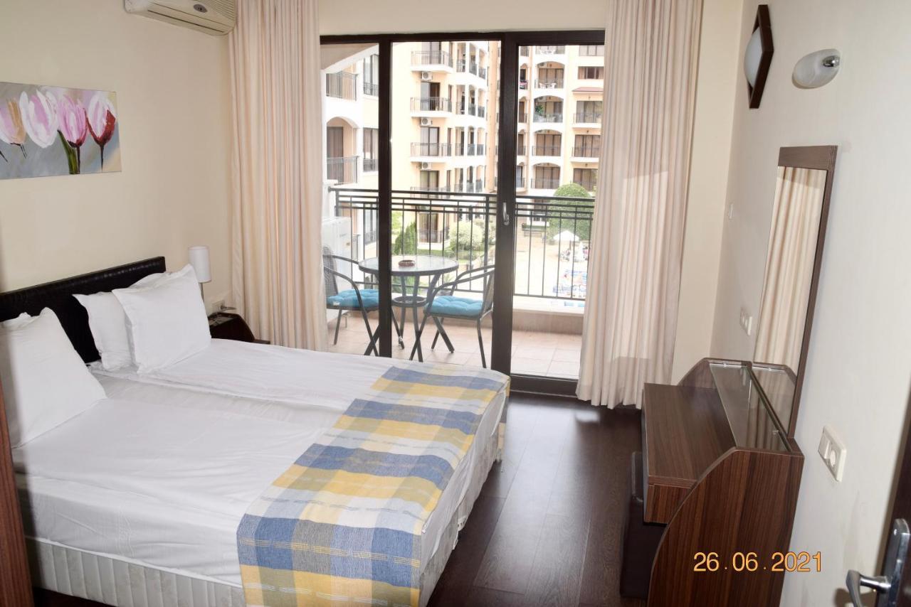 Апартамент Unilux Golden Sands Luaran gambar